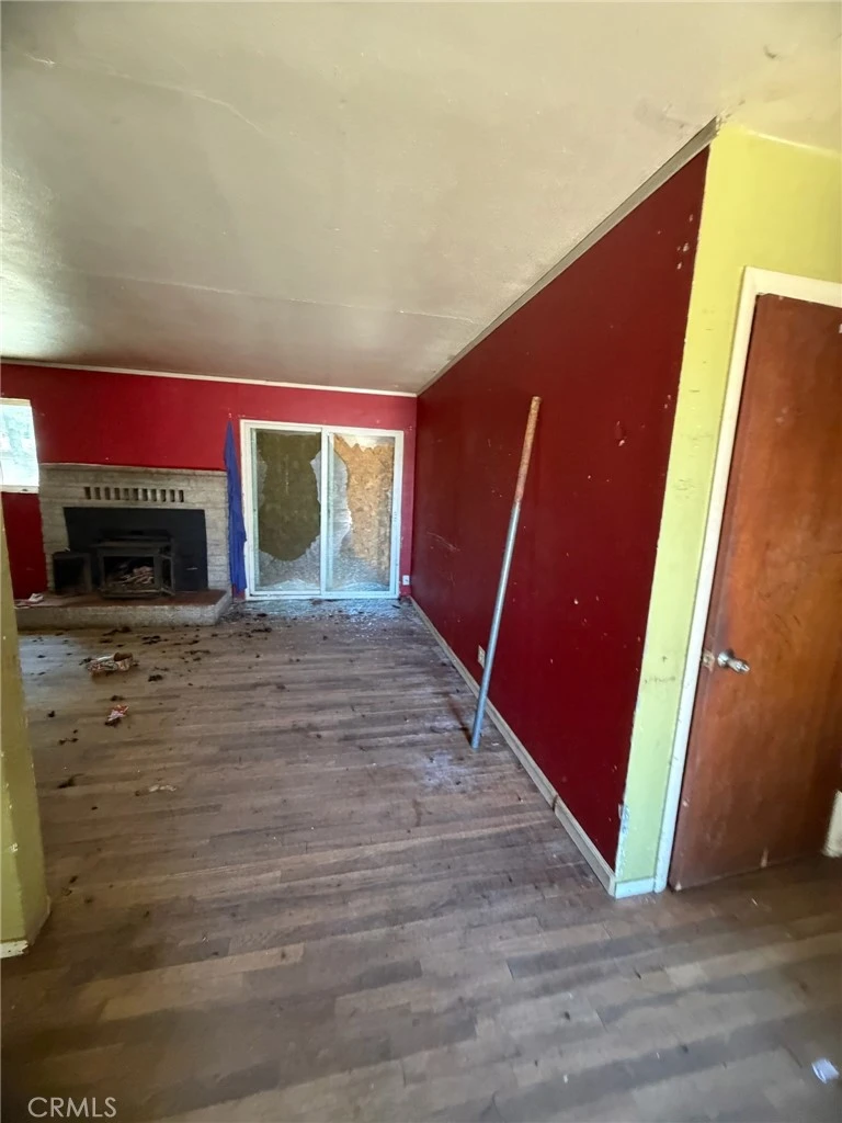 Interior 4