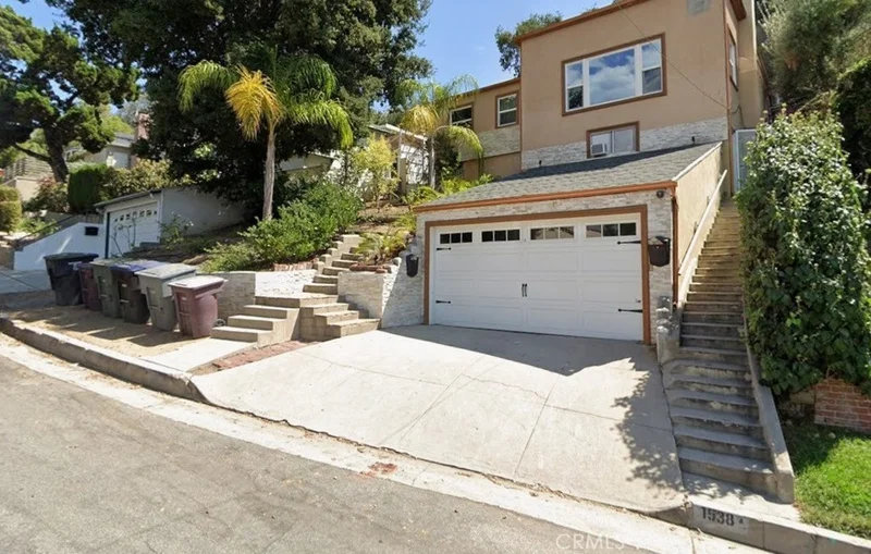 1538 E Maple