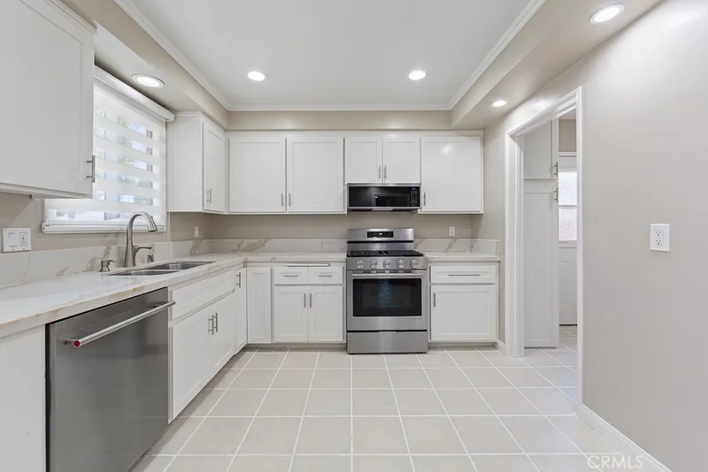 18406 Florwood Avenue photo 2