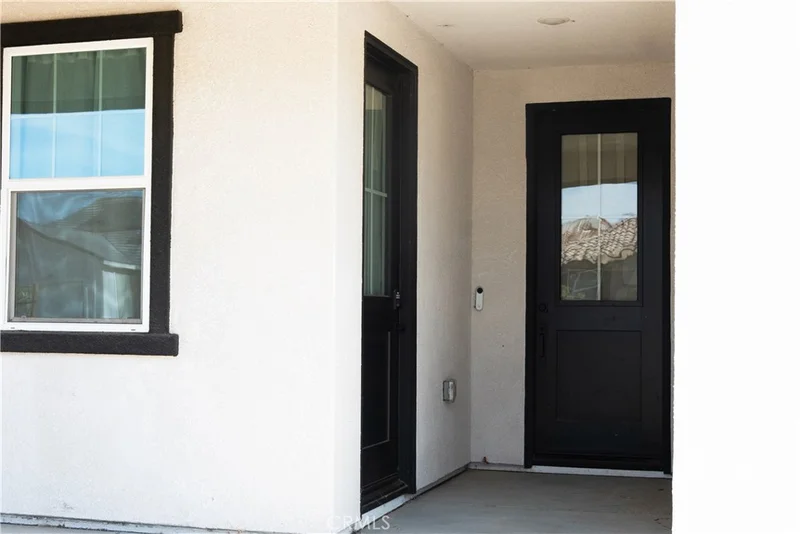 1880 Vincent Drive photo 2
