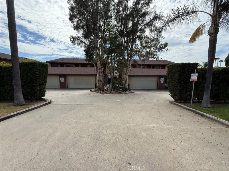 860 N Glassell