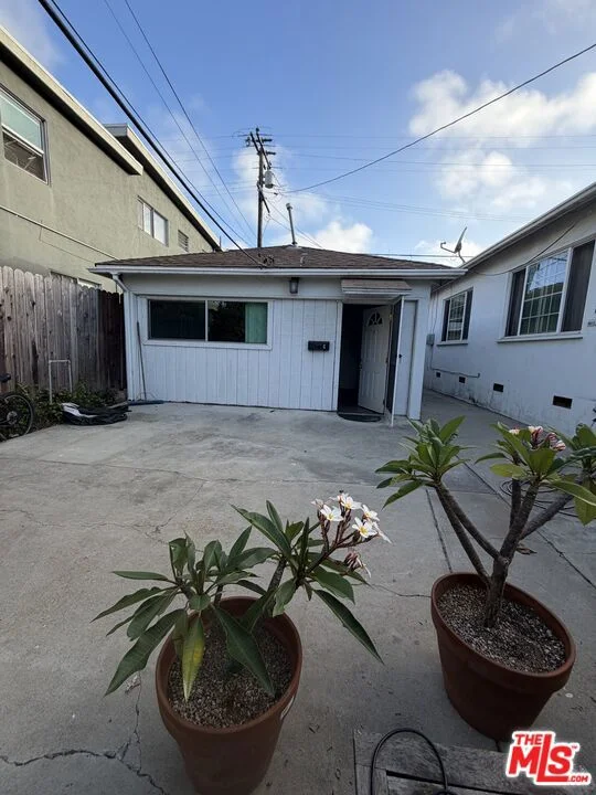 1840 10th Street C, Santa Monica, CA 90404