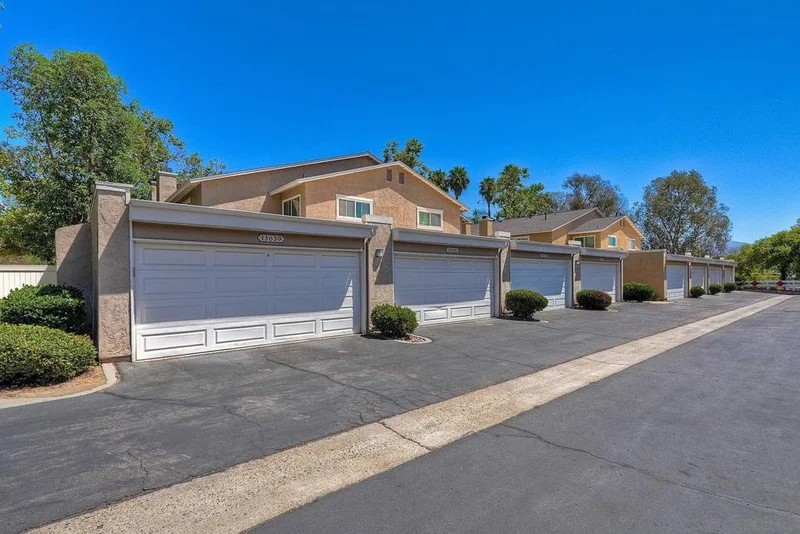 Photo 2 of 13635 Comuna Dr