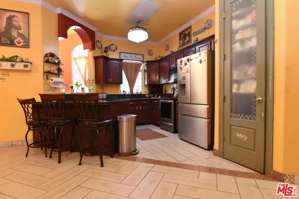 Interior 4