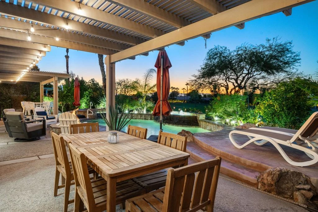 Interior 2