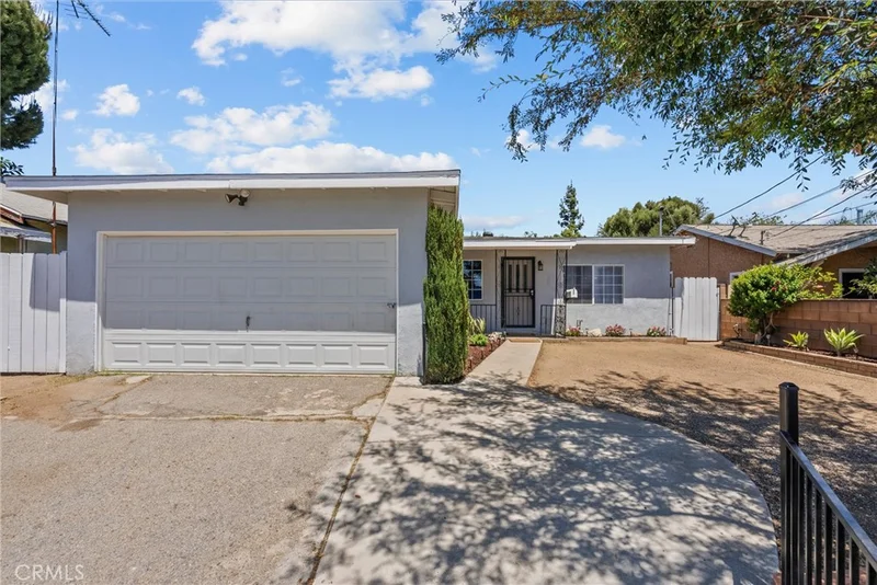 Photo 2 of 11144 Laurel Canyon Boulevard