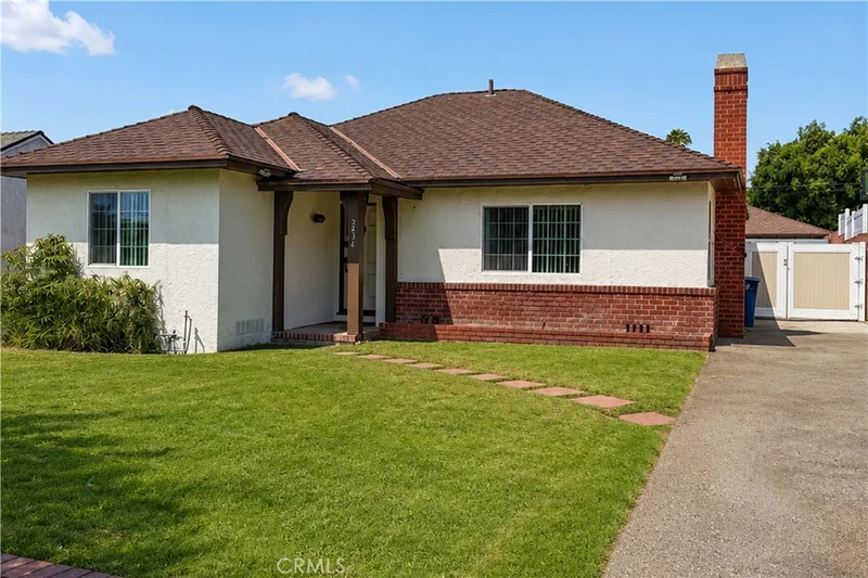 2431 N Lamer Street photo 2