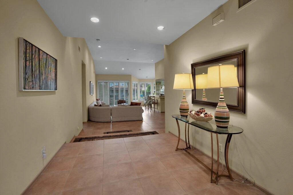 Interior 3