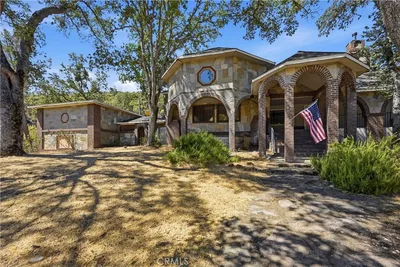 3725 Spring Valley