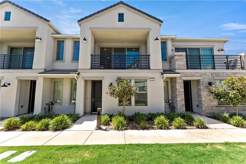 579 N Adler