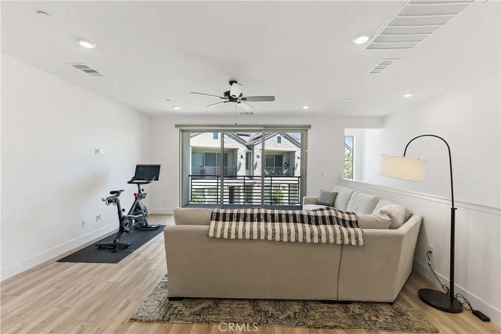 Interior 4