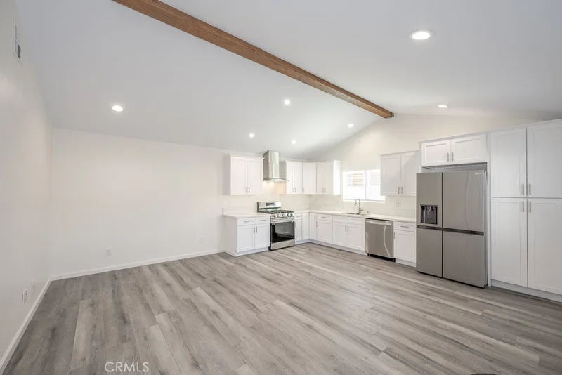 6237 Agnes Avenue photo 2