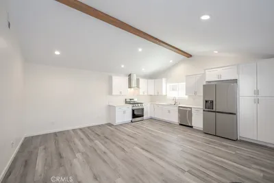 6237 Agnes Avenue photo 2