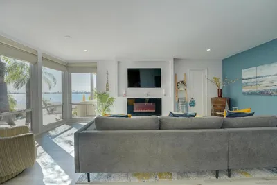 3920 Riviera Dr U photo 2