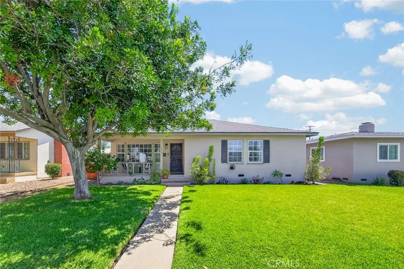 1006 N Sunset Avenue