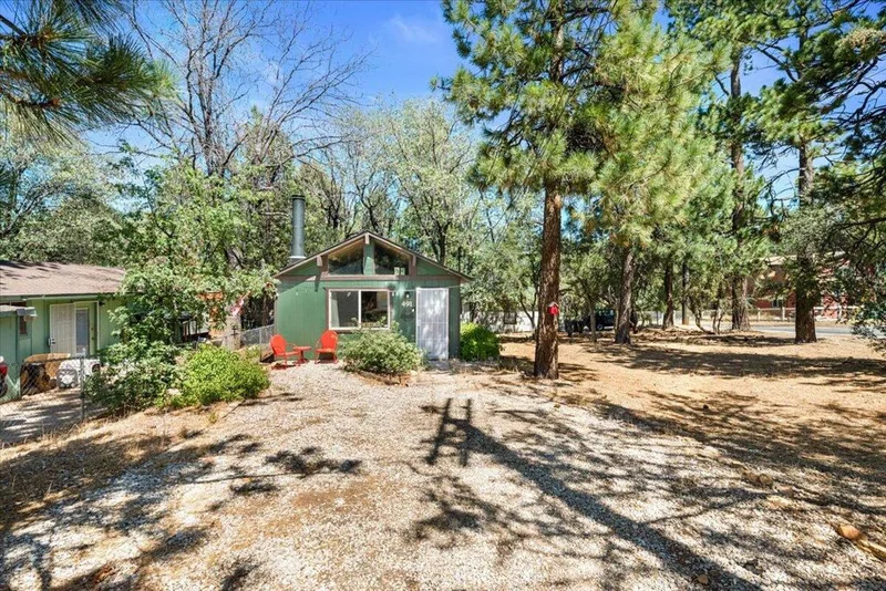 Photo 2 of 491 Imperial Avenue