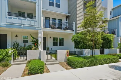 4810 Long Beach photo 2
