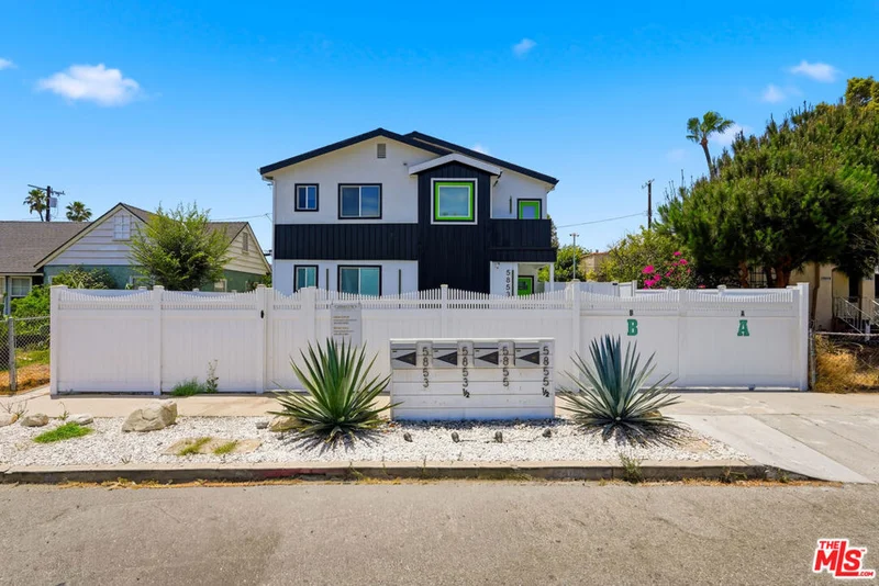 5853 Vineland Avenue A photo 2