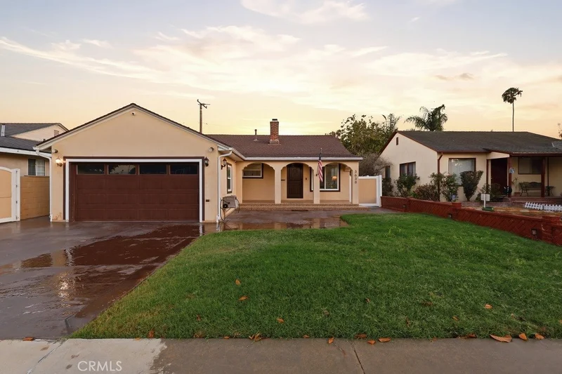 Photo 2 of 3638 W 157th
