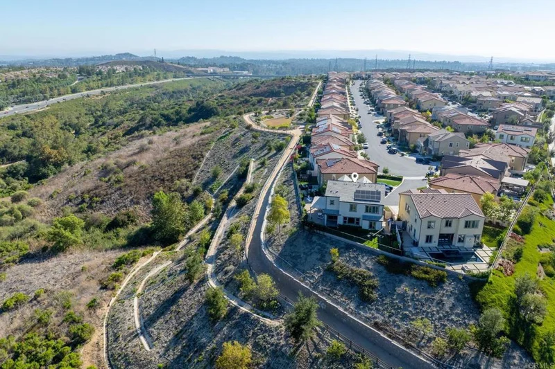 Photo 2 of 1832 Aliso Canyon Dr