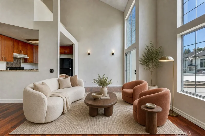 11150 Glenoaks 294