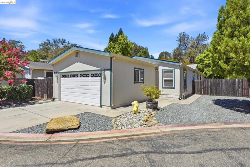5685 Cody Dr