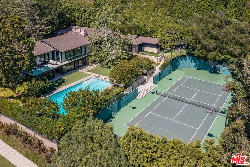 400 Toyopa Drive