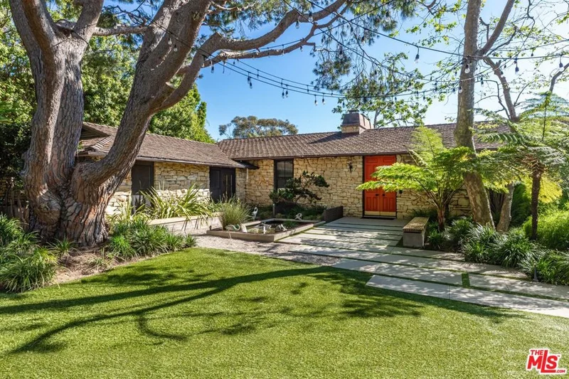 400 Toyopa Drive photo 2