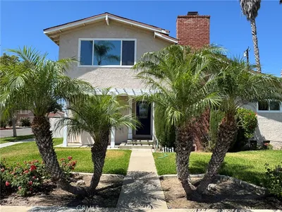 1041 W Acacia photo 2