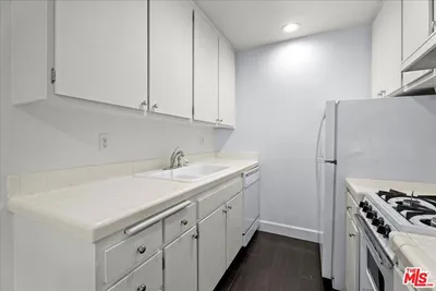 2311 4th Street 220 photo 2
