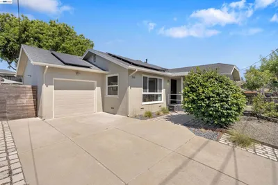 2518 Tara Hills Dr photo 2