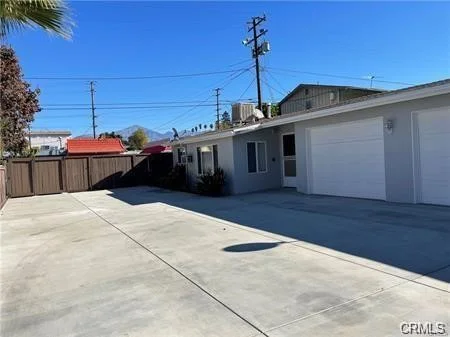 325 La Paloma Street photo 2