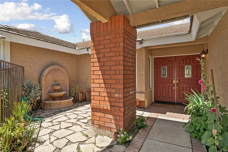 10158 Woodridge photo 2