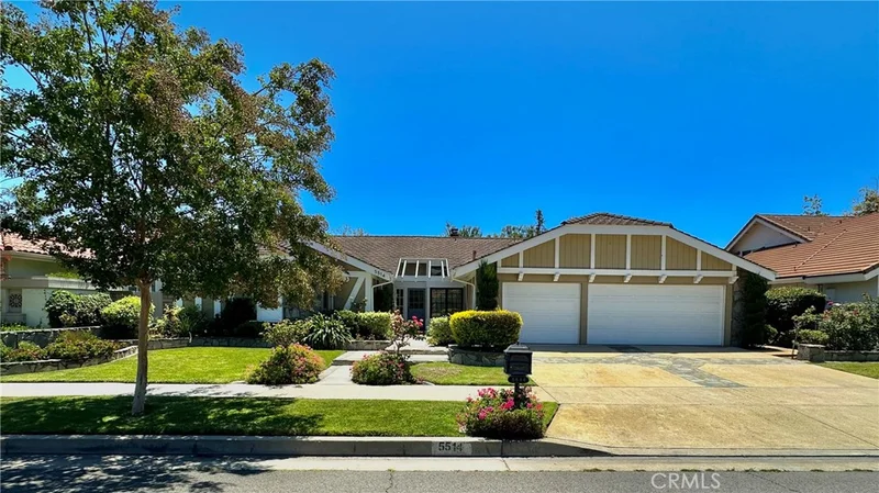 5514 E Crater Lake