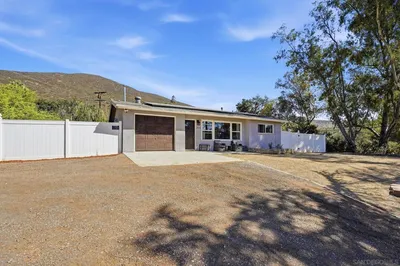 1315 Hillcrest Dr