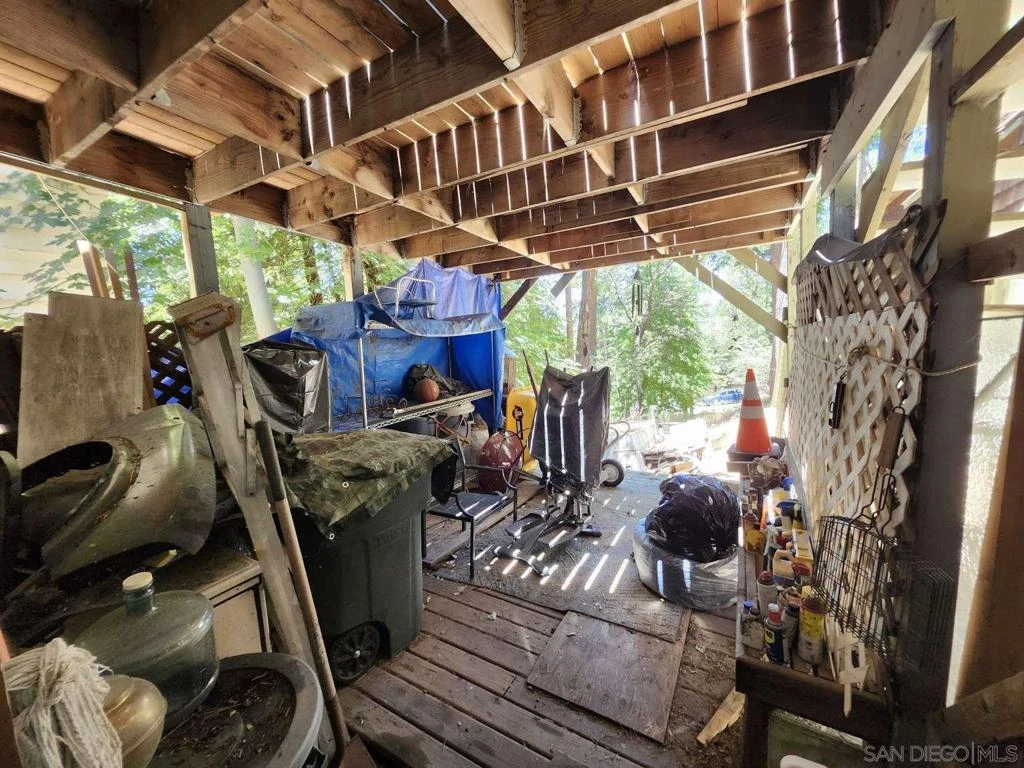 Interior 4