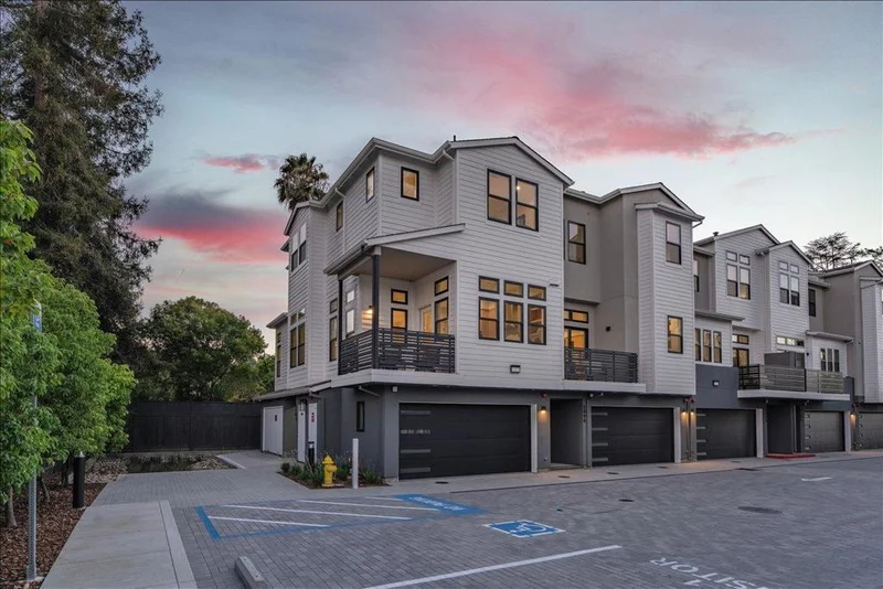 1101 Tartan Lane