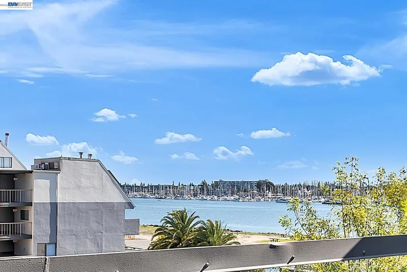 7 Embarcadero 312