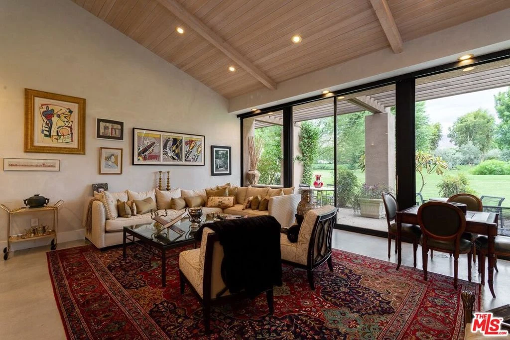 Interior 2