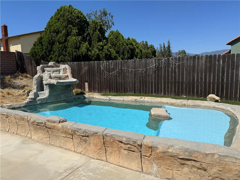 Photo 2 of 1554 W Via Bello Dr