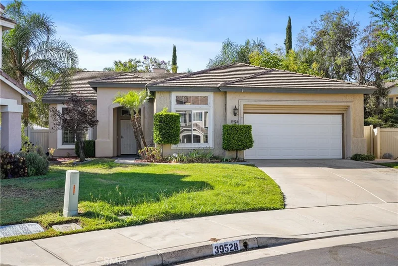 39528 Montebello Way photo 2