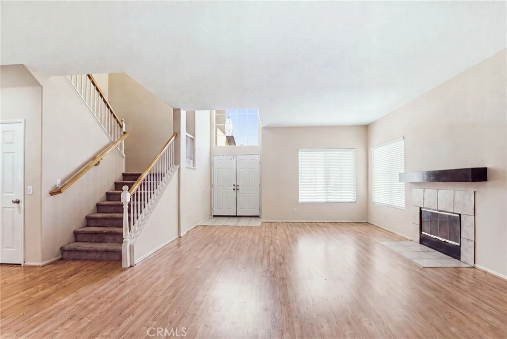 Interior 3