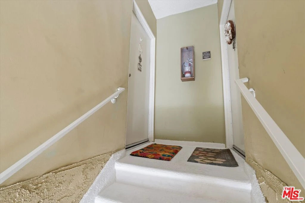 Interior 3