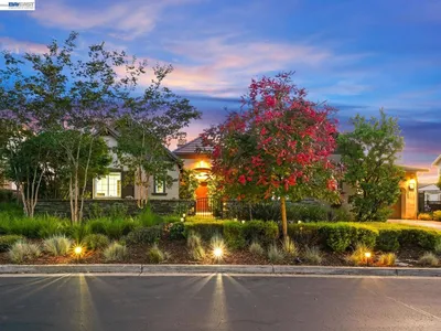 65 Stonebrae Rd photo 2
