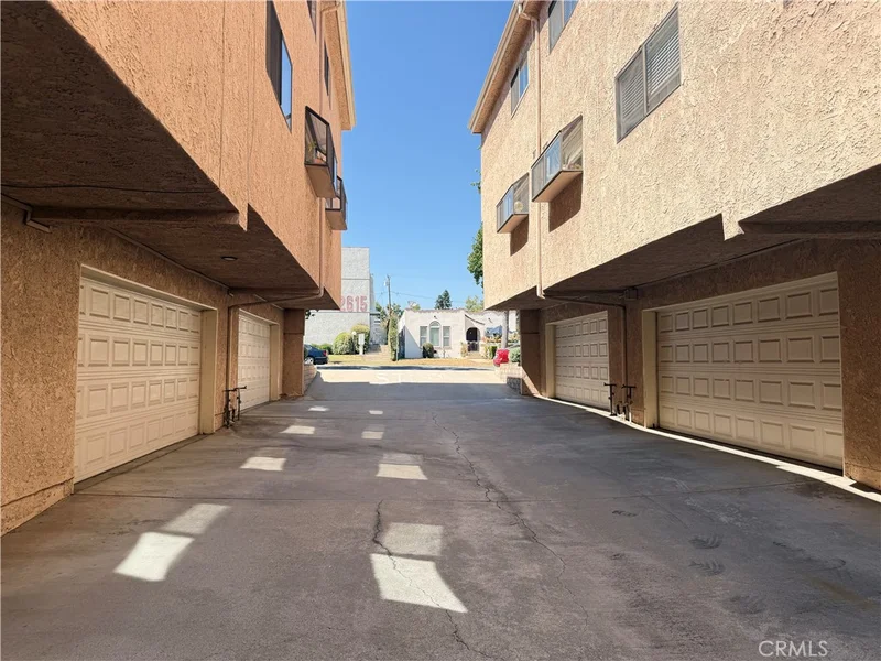 2612 W Grand Avenue C photo 2