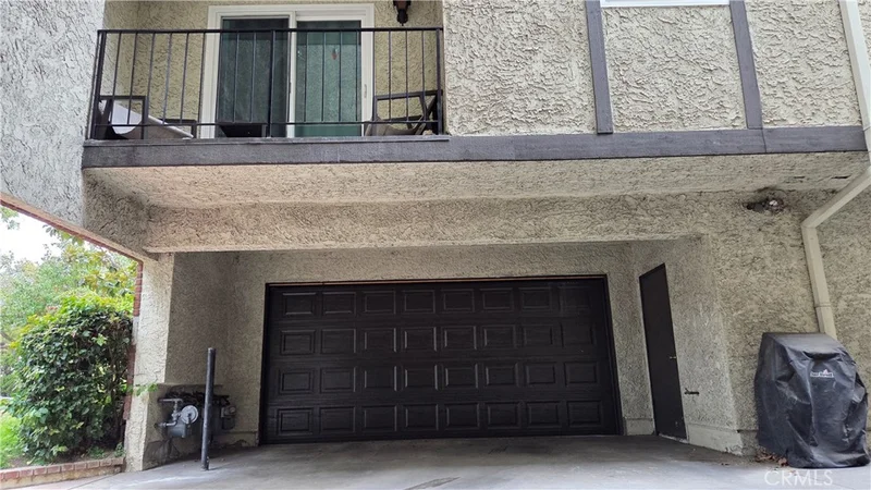 659 Alexander Street 5 photo 2