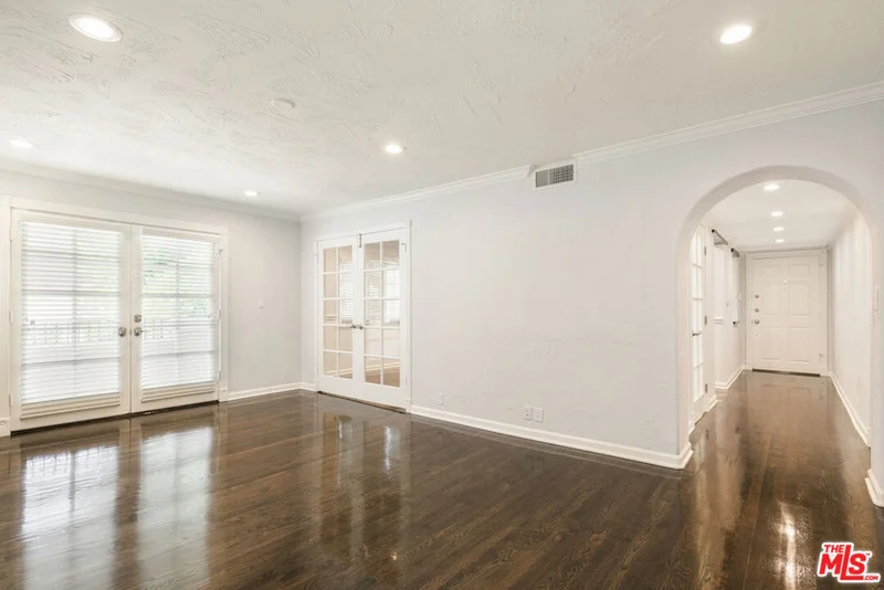 1118 S Cardiff Avenue 1 photo 2