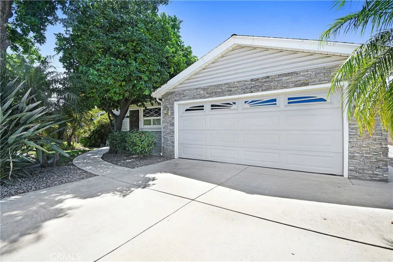 3264 N Lugo photo 2