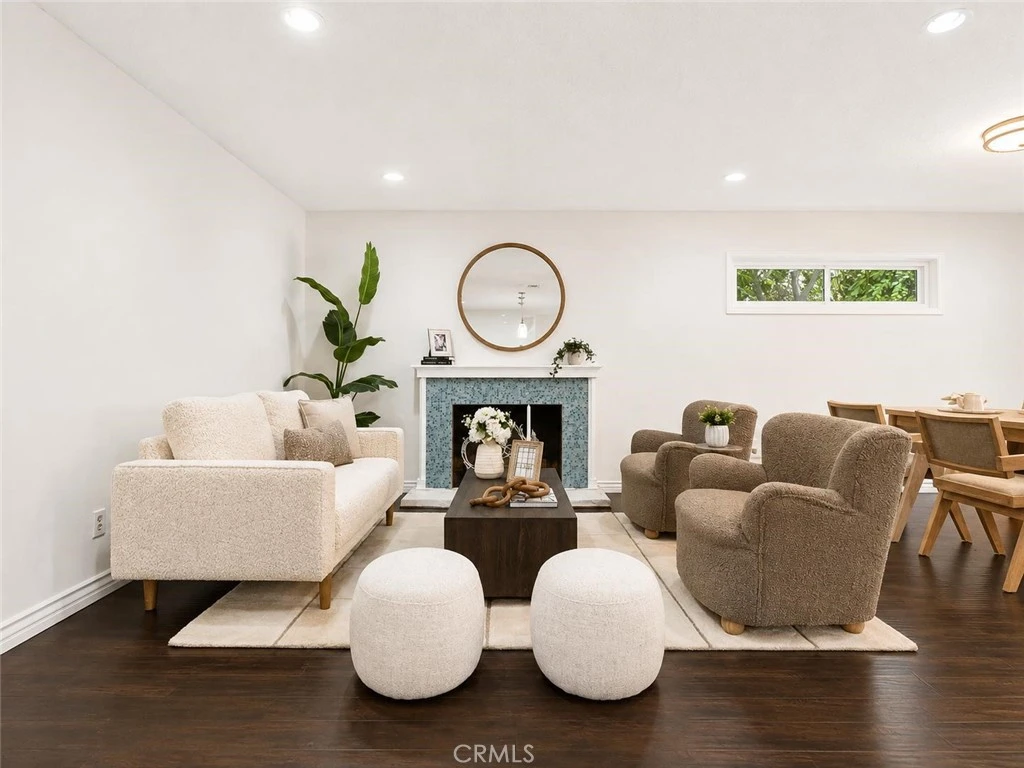 Interior 4