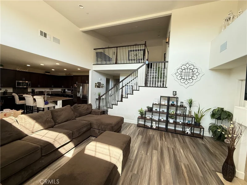 15911 Sulphur Springs photo 2